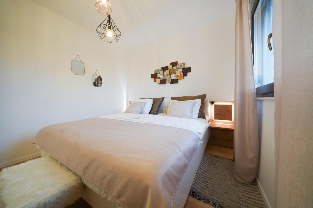Villa Suncica Zadarvillas Sukošan Exteriör bild