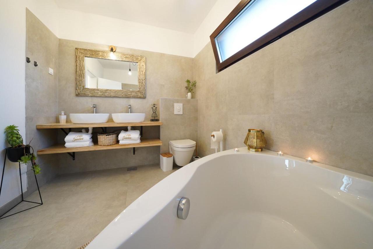 Villa Suncica Zadarvillas Sukošan Exteriör bild